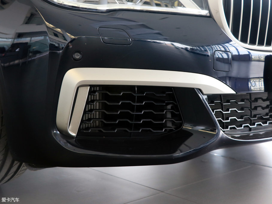 2018R7ϵ M760Li xDrive