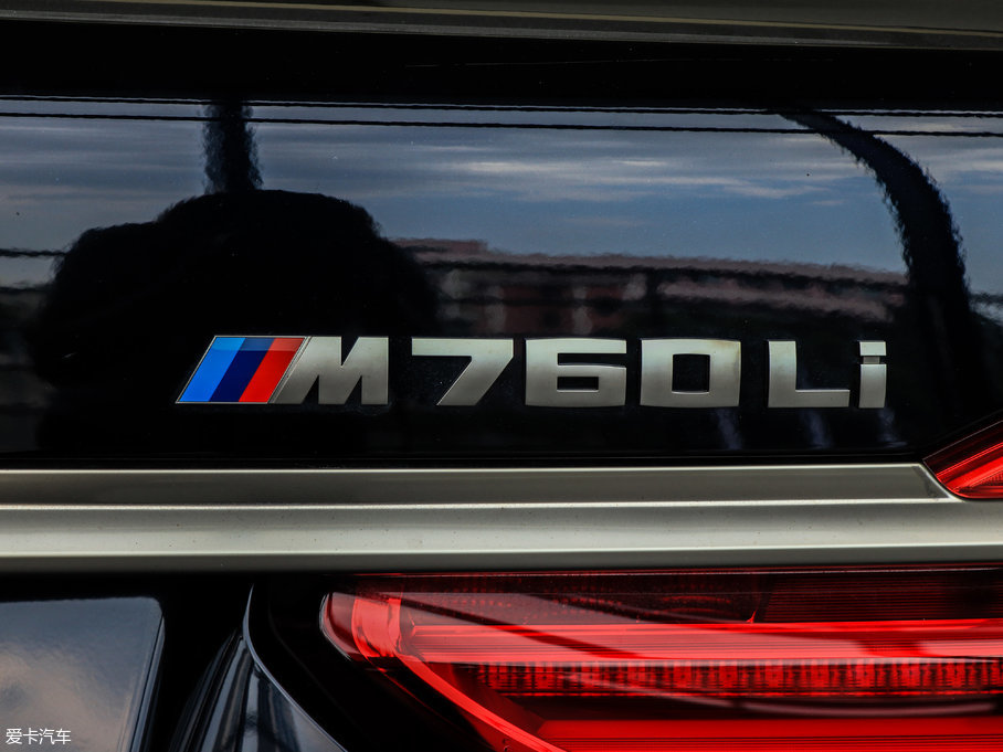 2018R7ϵ M760Li xDrive