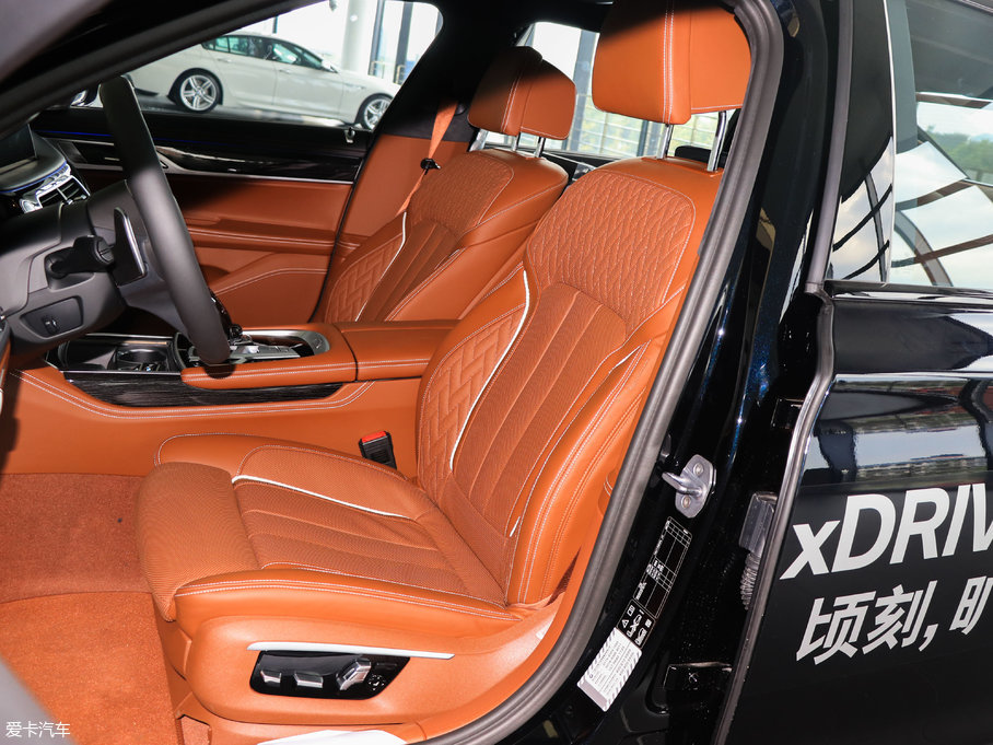 2018R7ϵ M760Li xDrive