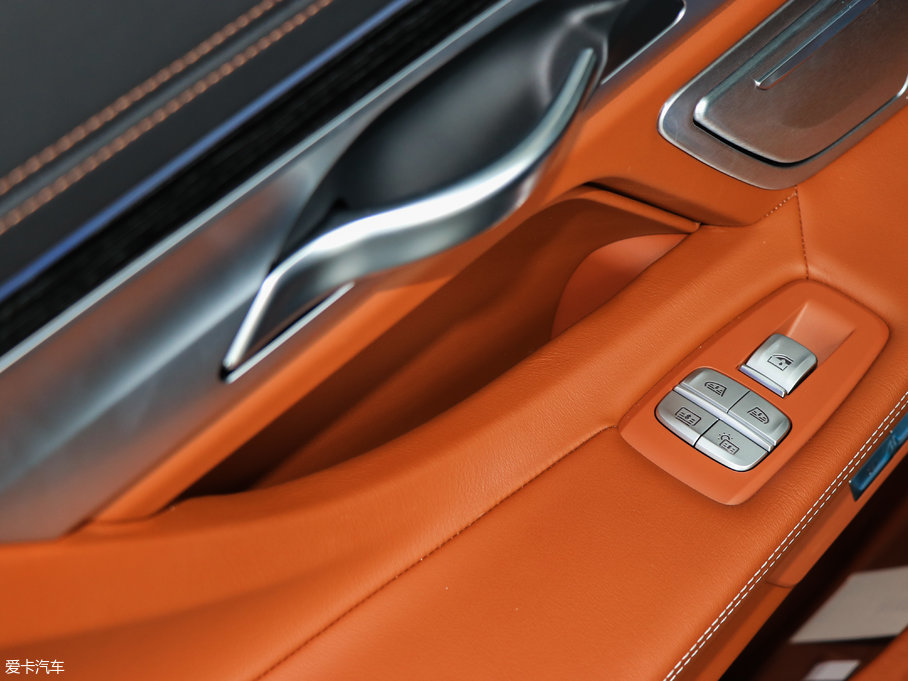 2018R7ϵ M760Li xDrive