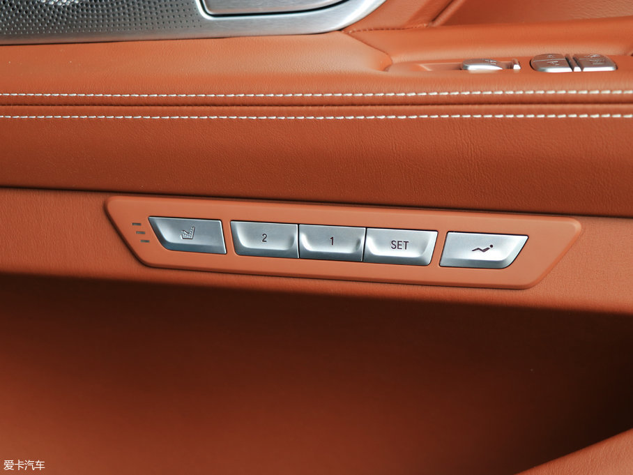 2018R7ϵ M760Li xDrive