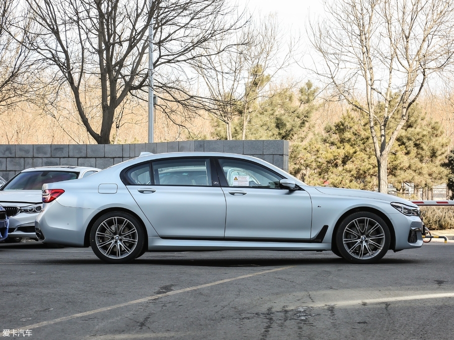 2018R7ϵ 740Li xDrive 40؄e