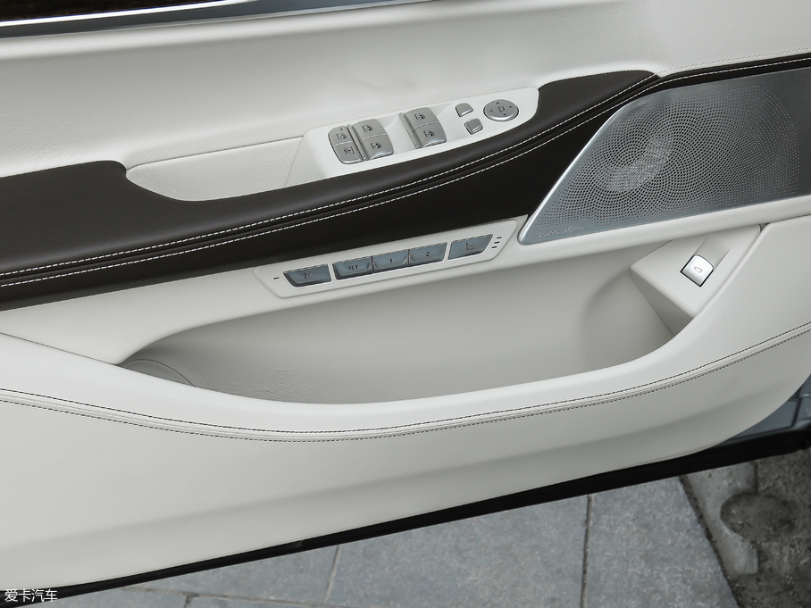 2018R7ϵ 740Li xDrive 40؄e