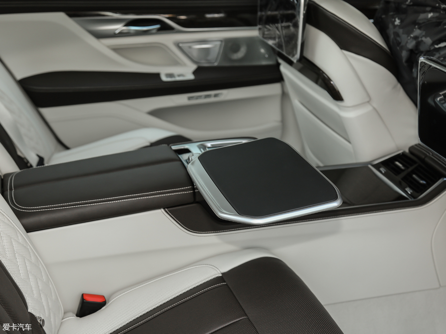 2018R7ϵ 740Li xDrive 40؄e