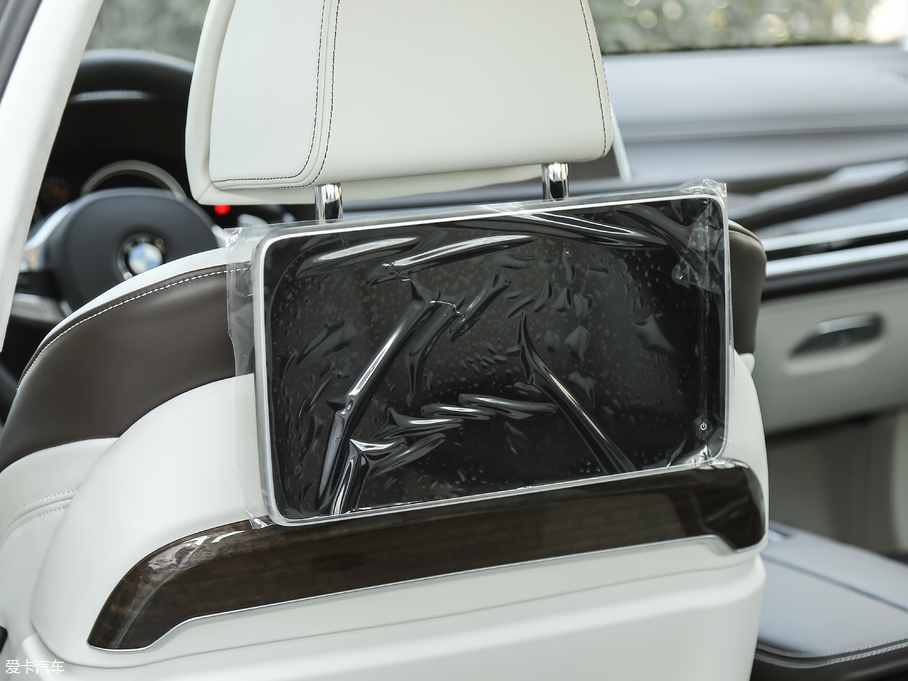 2018R7ϵ 740Li xDrive 40؄e