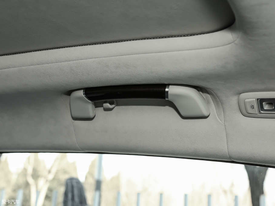 2018R7ϵ 740Li xDrive 40؄e