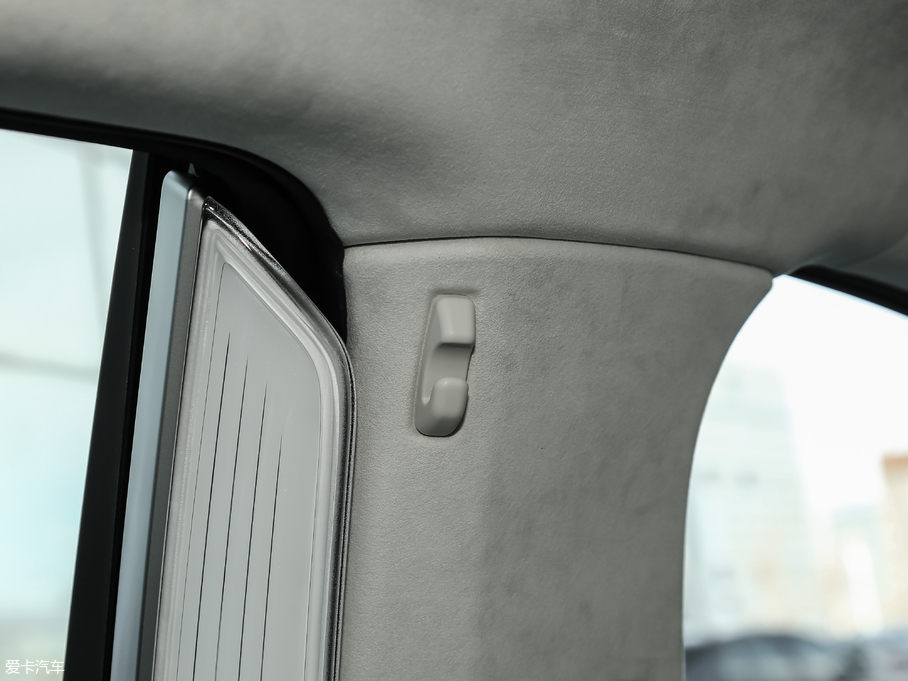 2018R7ϵ 740Li xDrive 40؄e