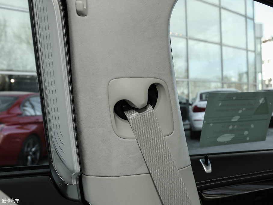 2018��R7ϵ 740Li xDrive 40�����؄e��