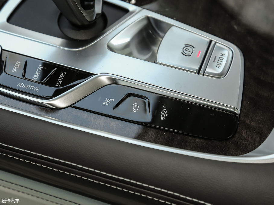 2018R7ϵ 740Li xDrive 40؄e