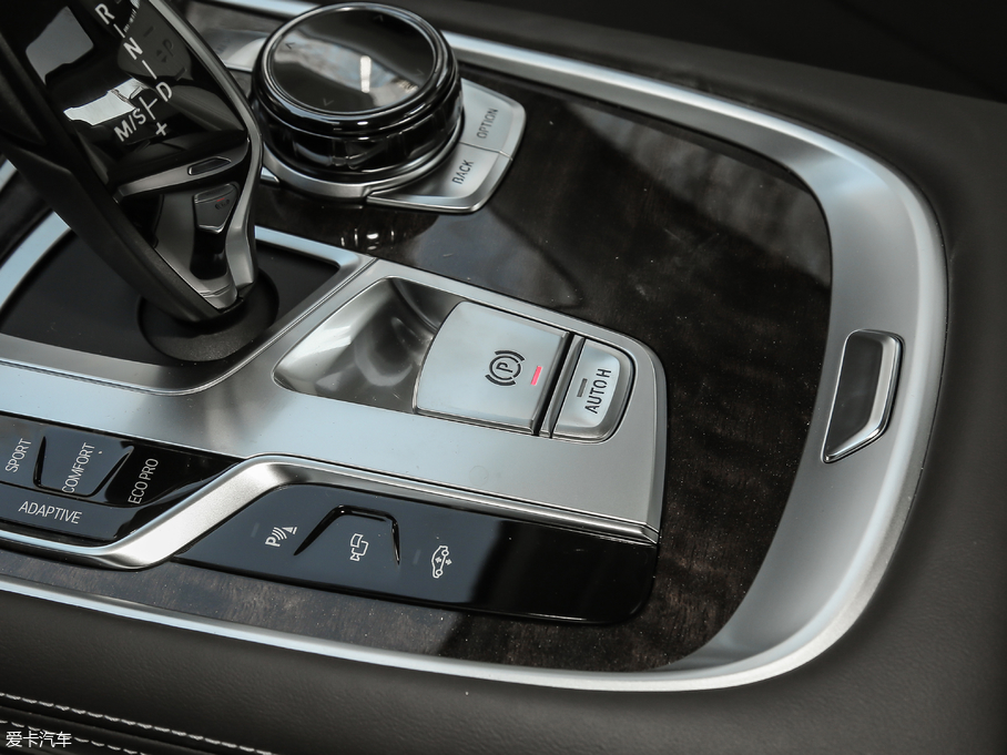 2018R7ϵ 740Li xDrive 40؄e