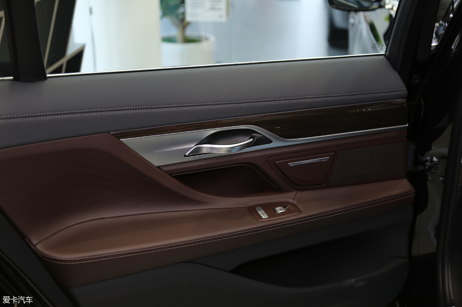 2018R7ϵ 730Li I(lng) ׿Խb