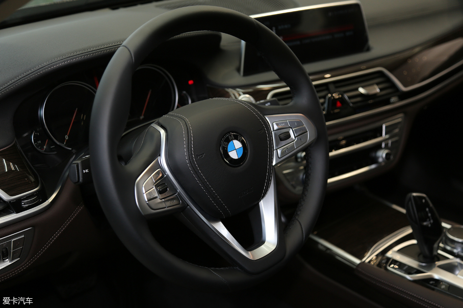 2018R7ϵ 730Li I ׿Խb