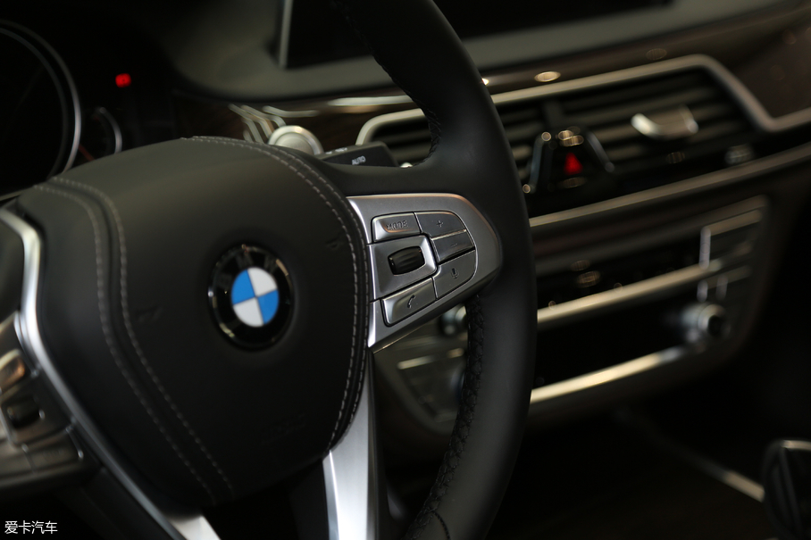 2018R7ϵ 730Li I ׿Խb