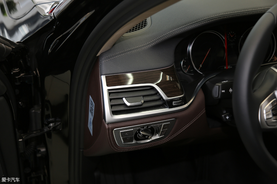 2018R7ϵ 730Li I ׿Խb