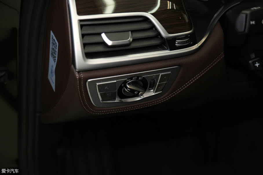 2018R7ϵ 730Li I ׿Խb