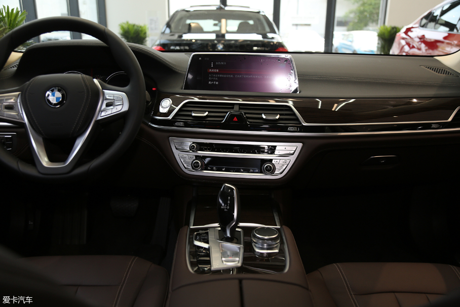 2018R7ϵ 730Li I ׿Խb