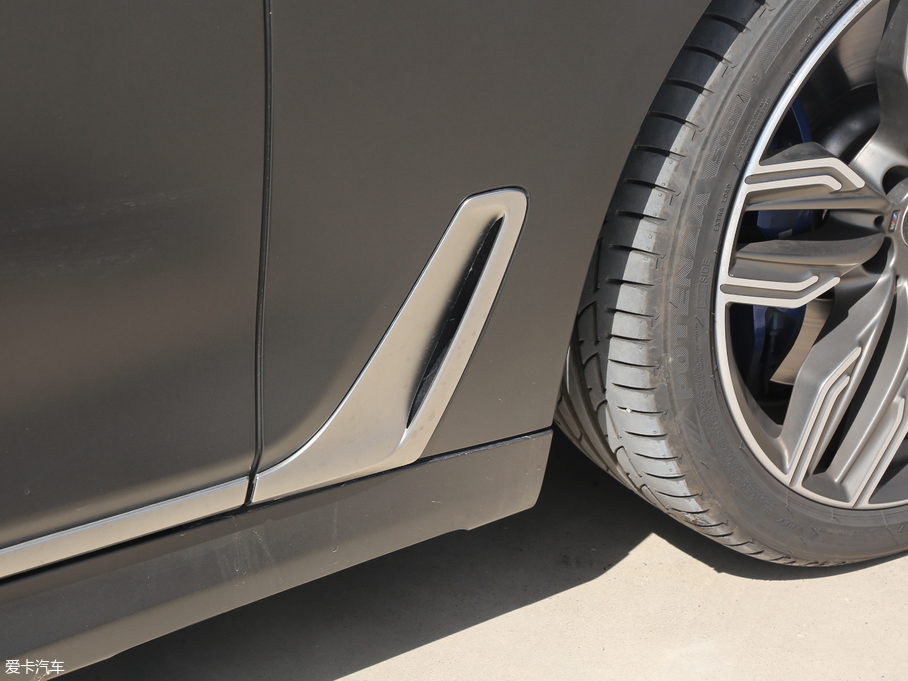 2018R7ϵ M760Li xDrive