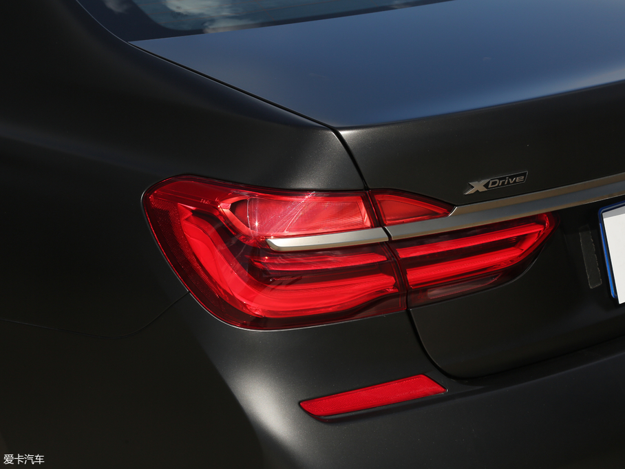 2018R7ϵ M760Li xDrive