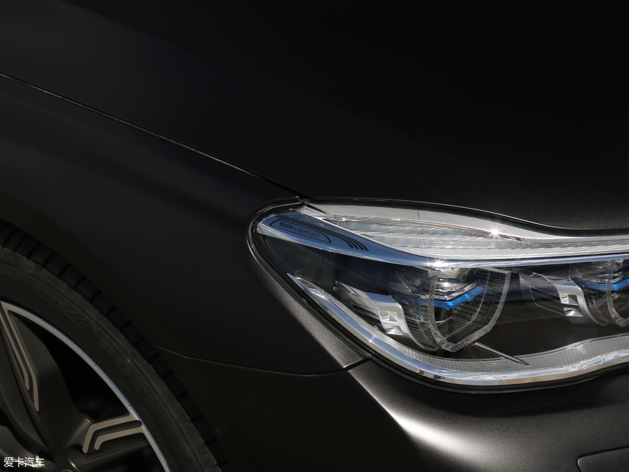 2018R7ϵ M760Li xDrive