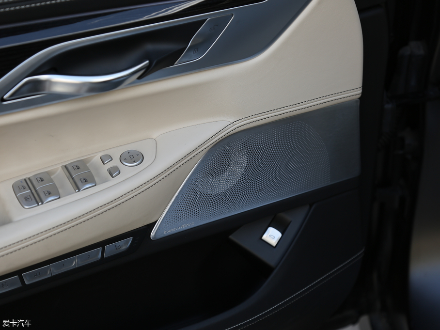 2018R7ϵ M760Li xDrive