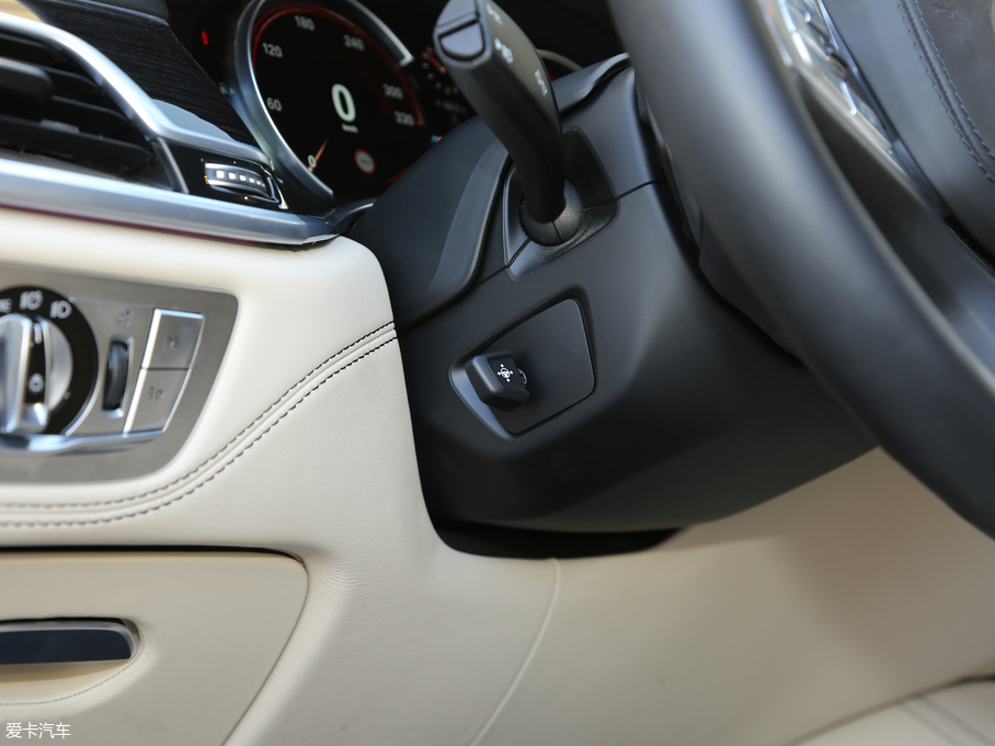 2018R7ϵ M760Li xDrive