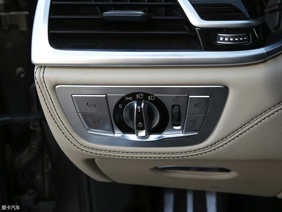 2018R7ϵ M760Li xDrive