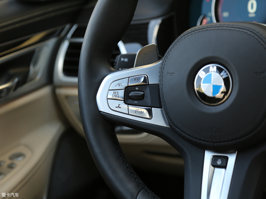 2018R7ϵ M760Li xDrive