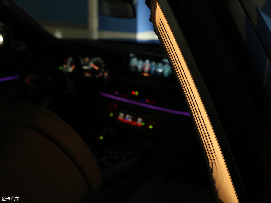 2018R7ϵ M760Li xDrive