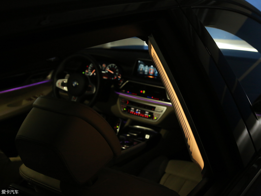 2018R7ϵ M760Li xDrive