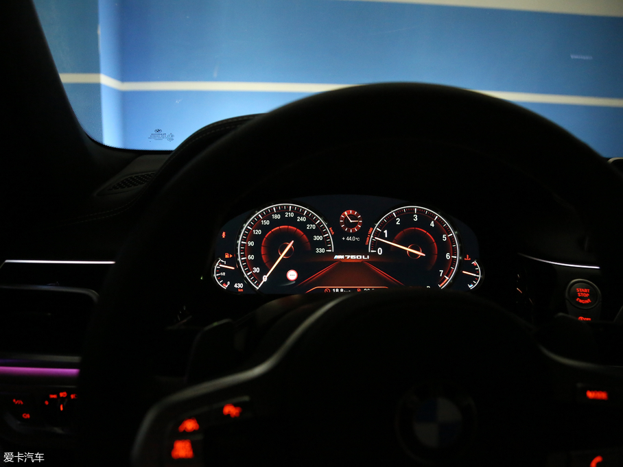 2018R7ϵ M760Li xDrive