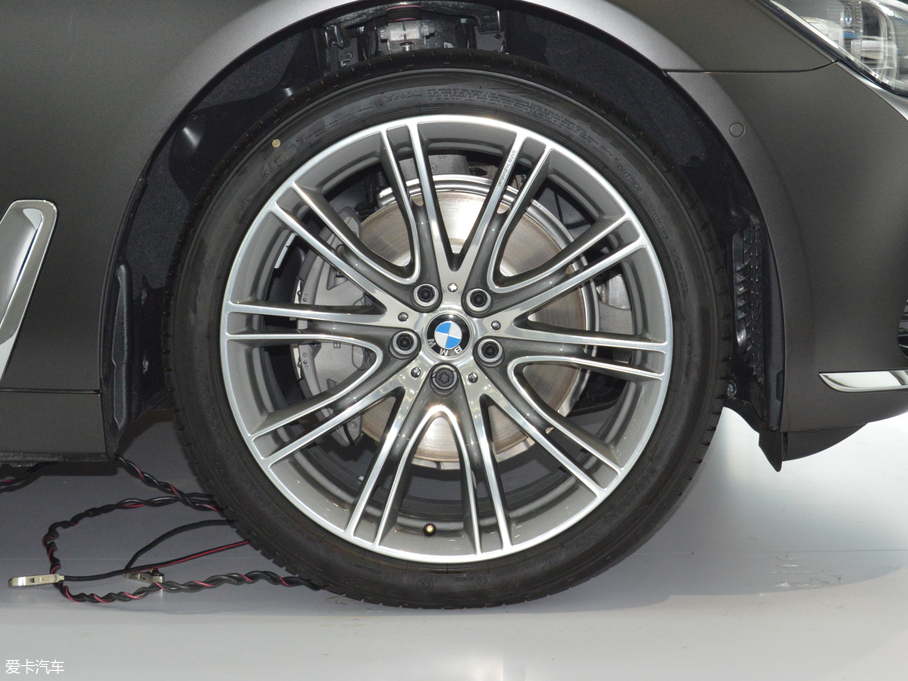 2018R7ϵ 740Li xDrive  ׿Խb