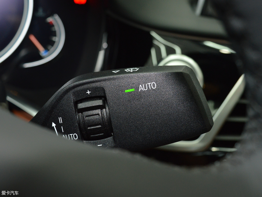 2018R7ϵ 740Li xDrive  ׿Խb