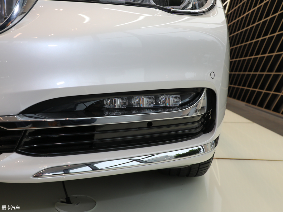 2018R7ϵ 730Li I ׿Խb