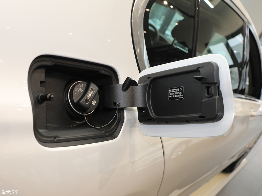 2018R7ϵ 730Li I ׿Խb