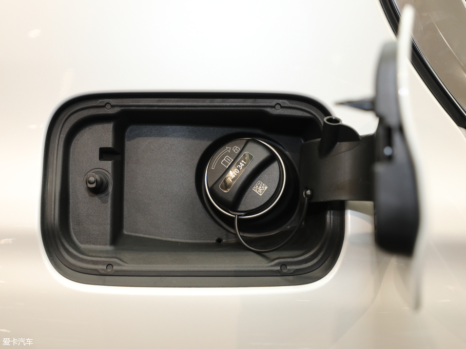 2018R7ϵ 730Li I ׿Խb