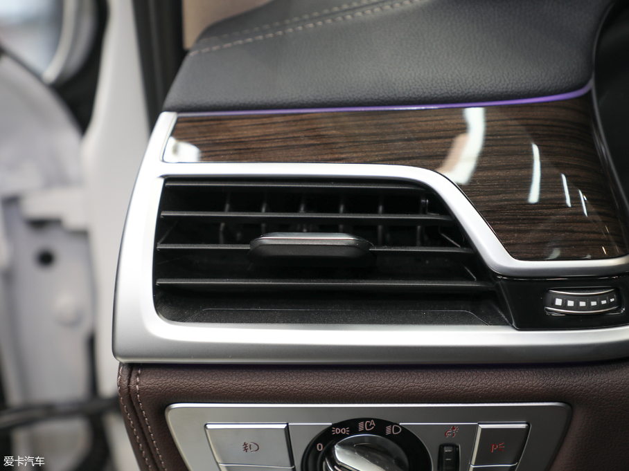 2018R7ϵ 730Li I ׿Խb