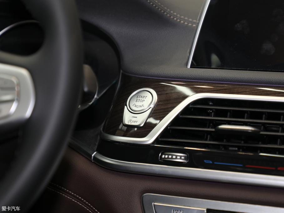 2018R7ϵ 730Li I ׿Խb