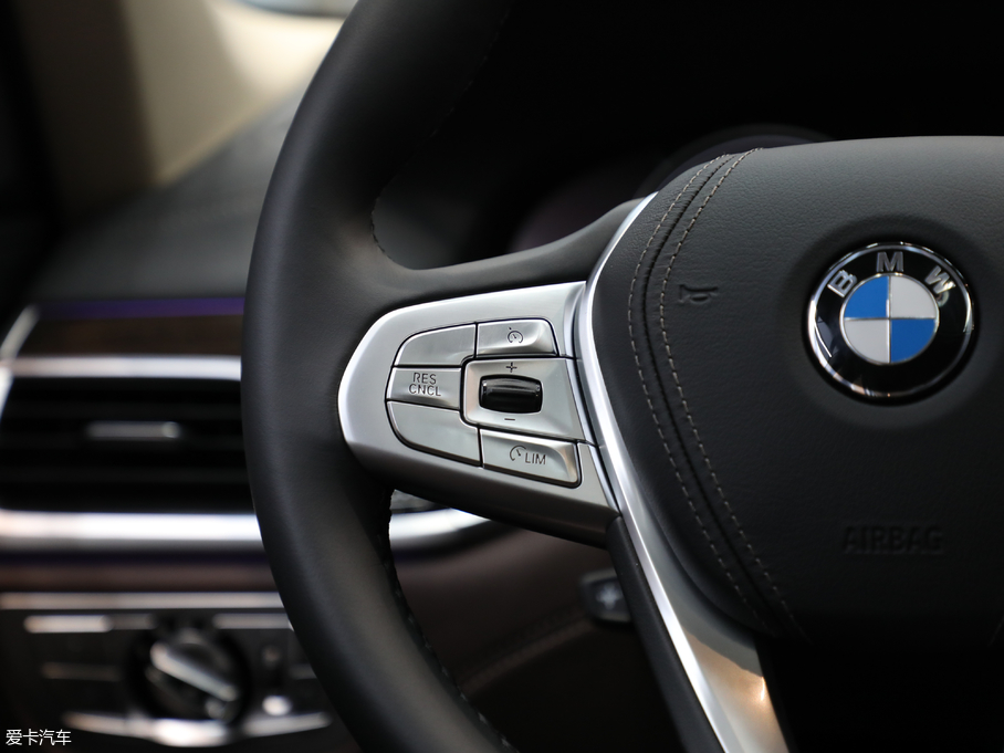 2018R7ϵ 730Li I ׿Խb