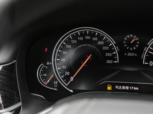 2018款740Li 领先型 M运动套装 中控区