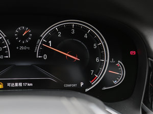 2018款740Li 领先型 M运动套装 中控区