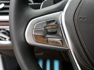 2018款730Li 领先型 M运动套装 中控区