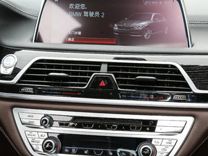 2018款730Li 领先型 M运动套装 中控区