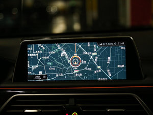 2018M760Li xDrive п؅^