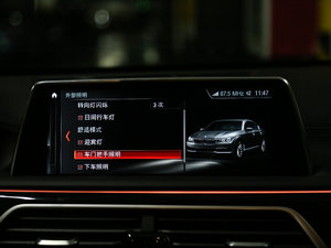 2018M760Li xDrive п؅^