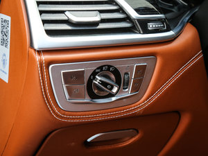 2018M760Li xDrive п؅^