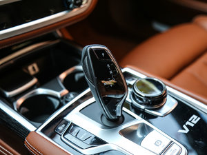 2018M760Li xDrive QU