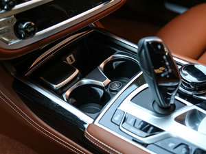 2018M760Li xDrive п؅^