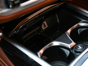 2018M760Li xDrive п؅^