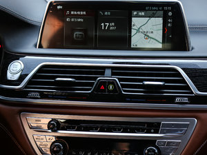 2018M760Li xDrive {L