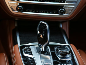 2018M760Li xDrive QU